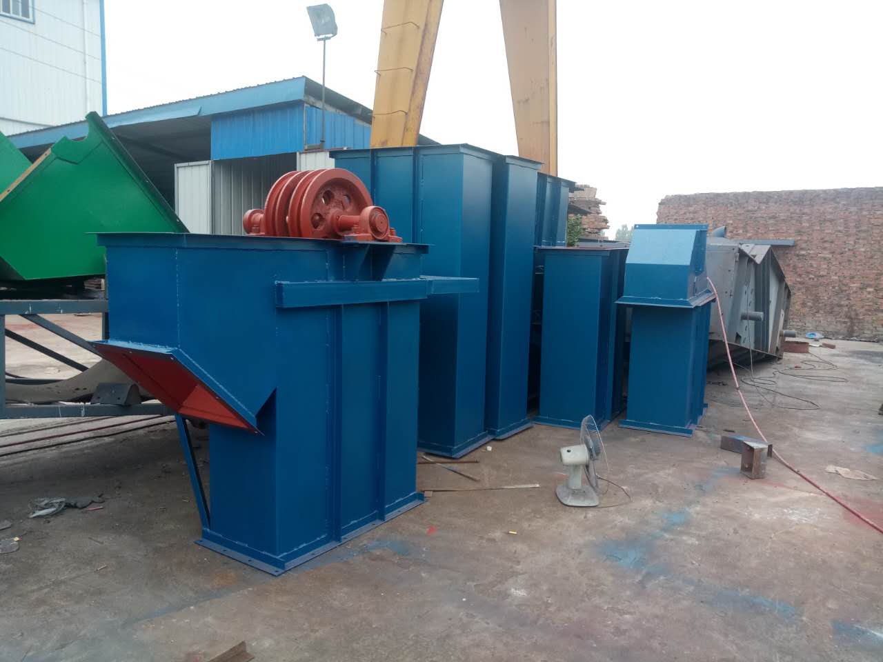 斗式提升機(jī)外殼安裝順序以及比較簡單的方式(斗式提升機(jī)外殼選材)